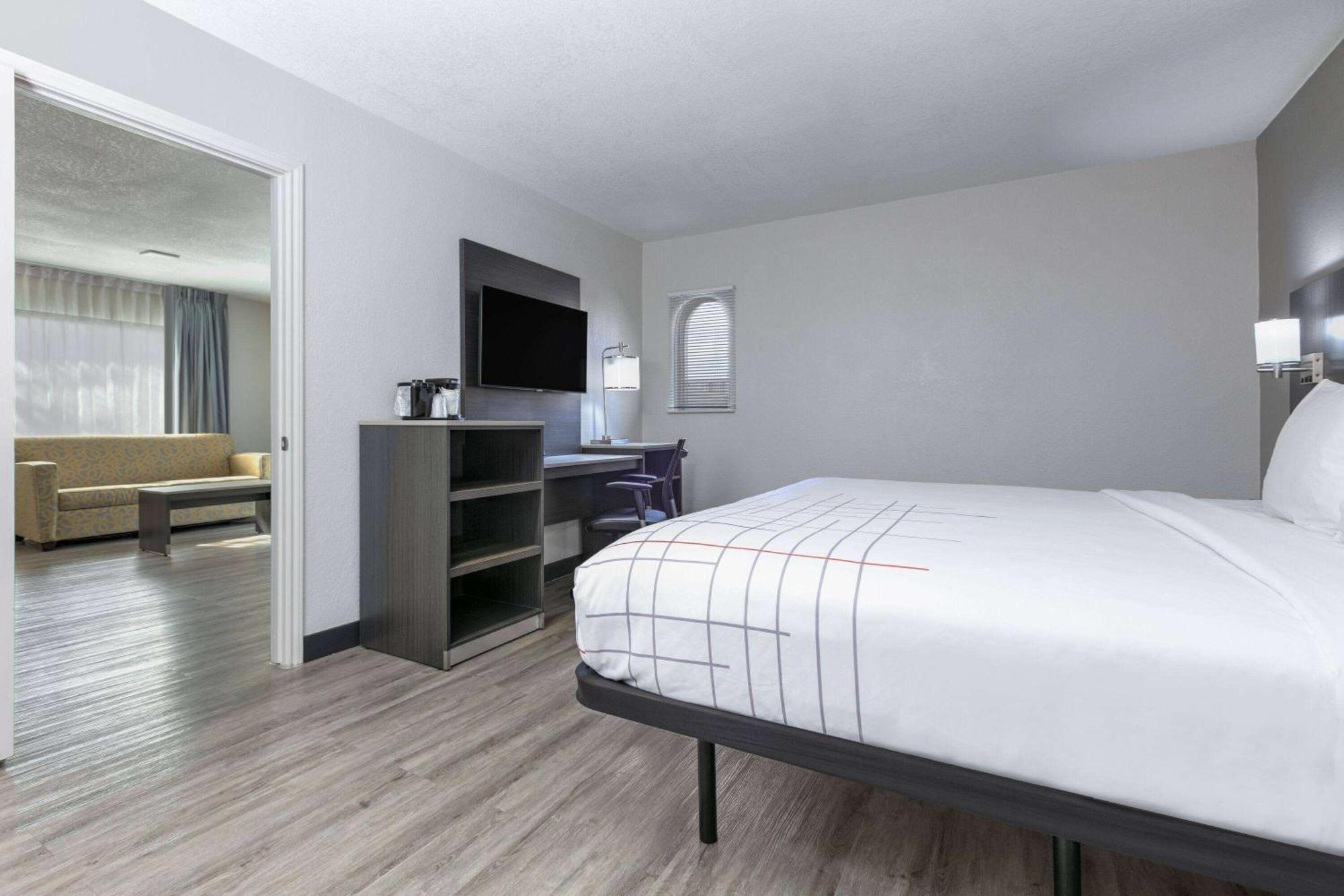 La Quinta Inn By Wyndham Dallas Uptown Esterno foto