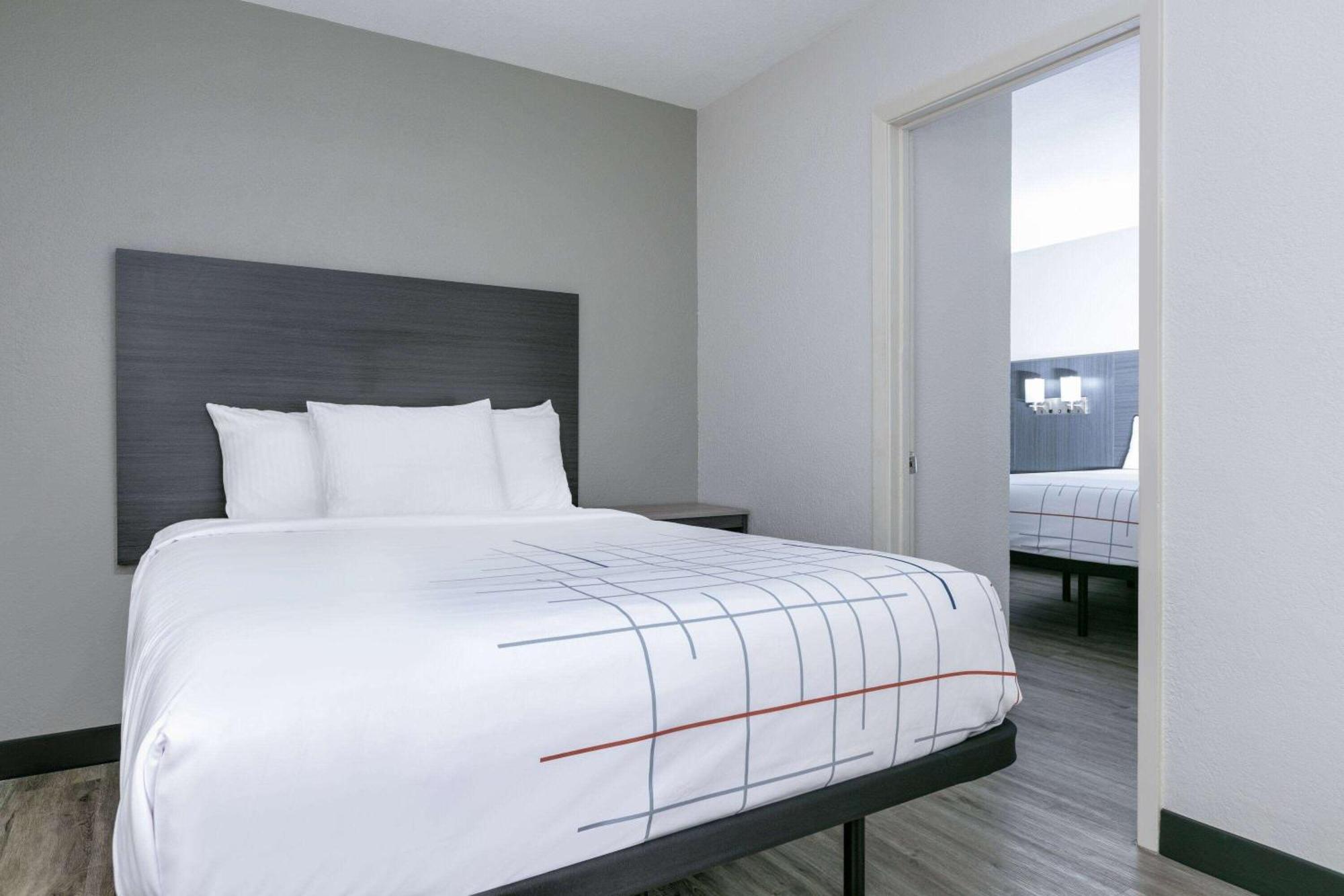 La Quinta Inn By Wyndham Dallas Uptown Esterno foto