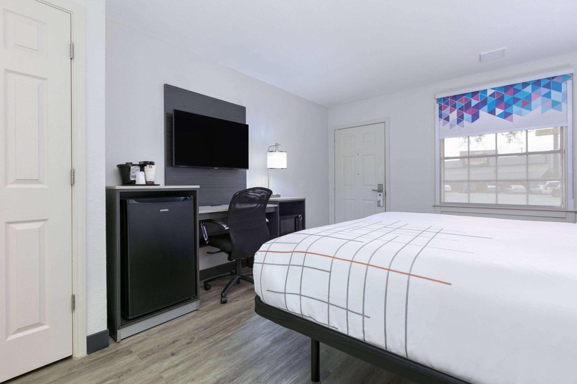 La Quinta Inn By Wyndham Dallas Uptown Esterno foto
