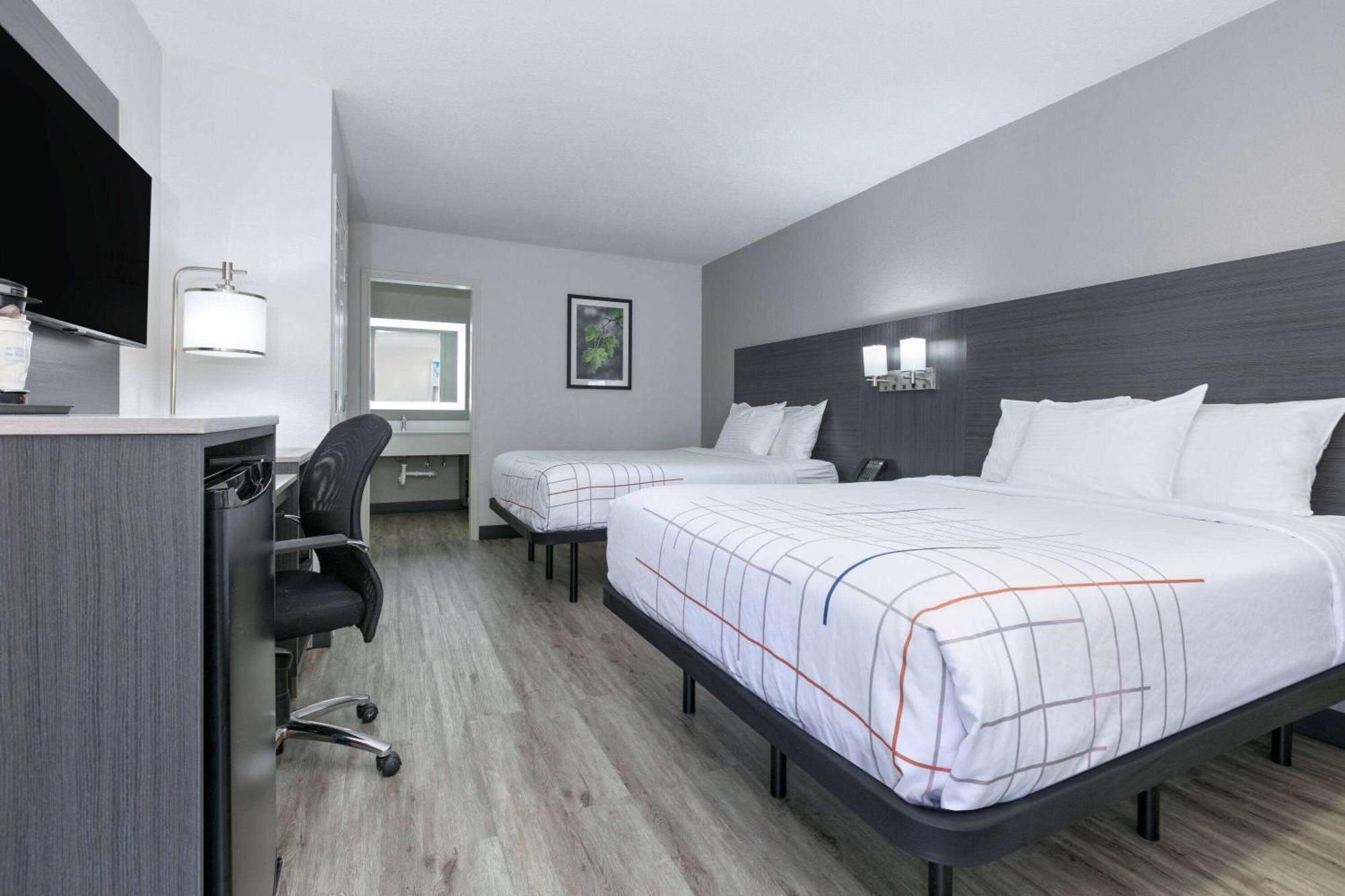 La Quinta Inn By Wyndham Dallas Uptown Esterno foto