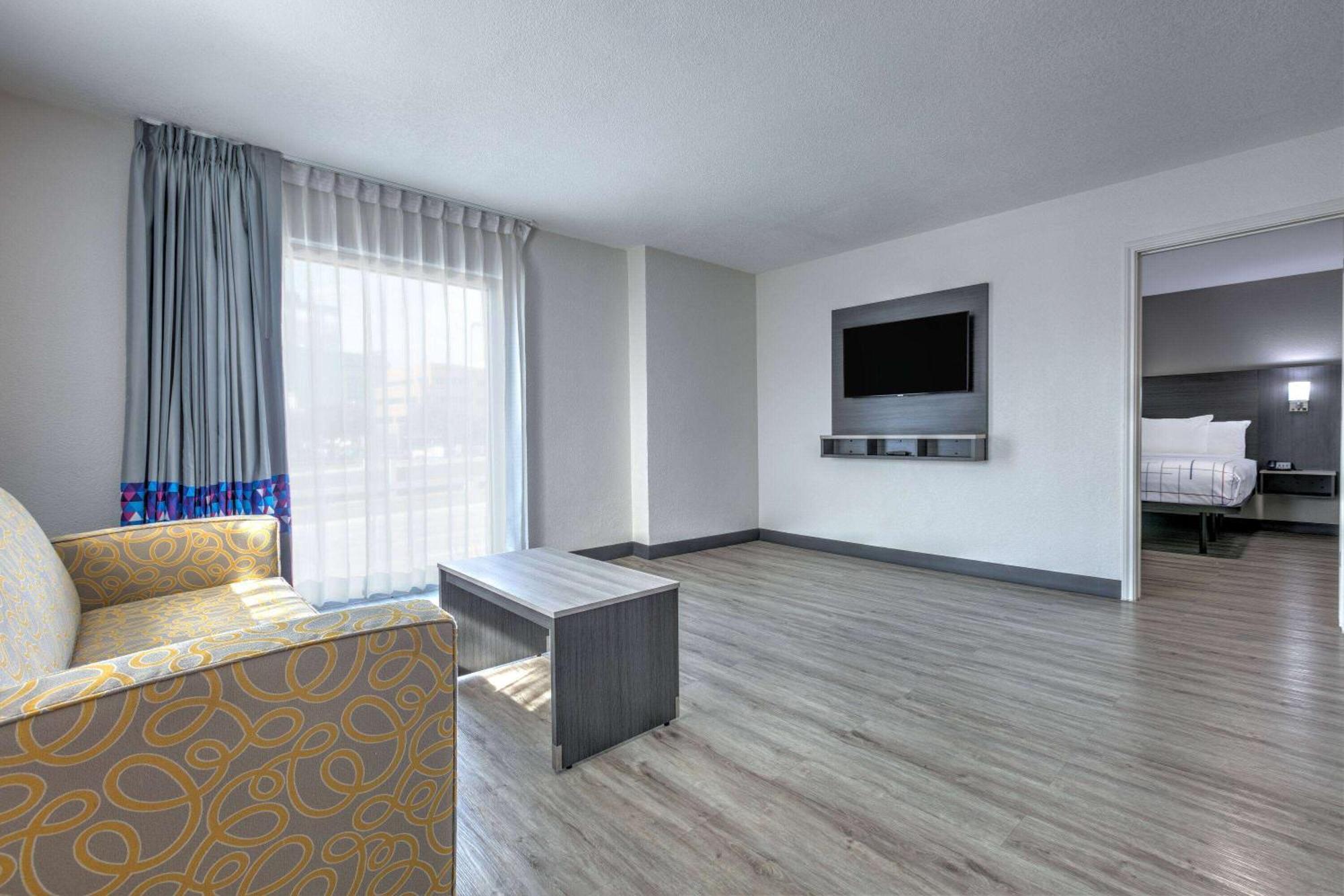 La Quinta Inn By Wyndham Dallas Uptown Esterno foto