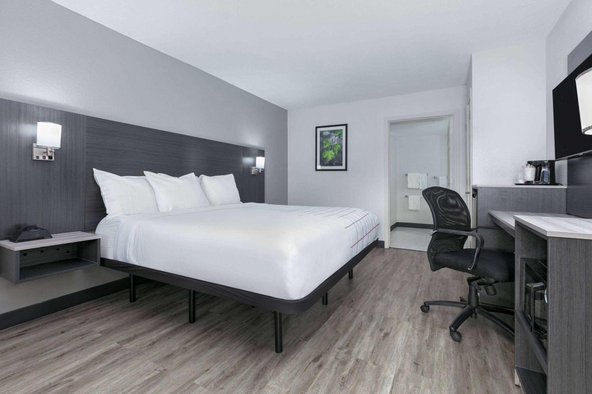 La Quinta Inn By Wyndham Dallas Uptown Esterno foto