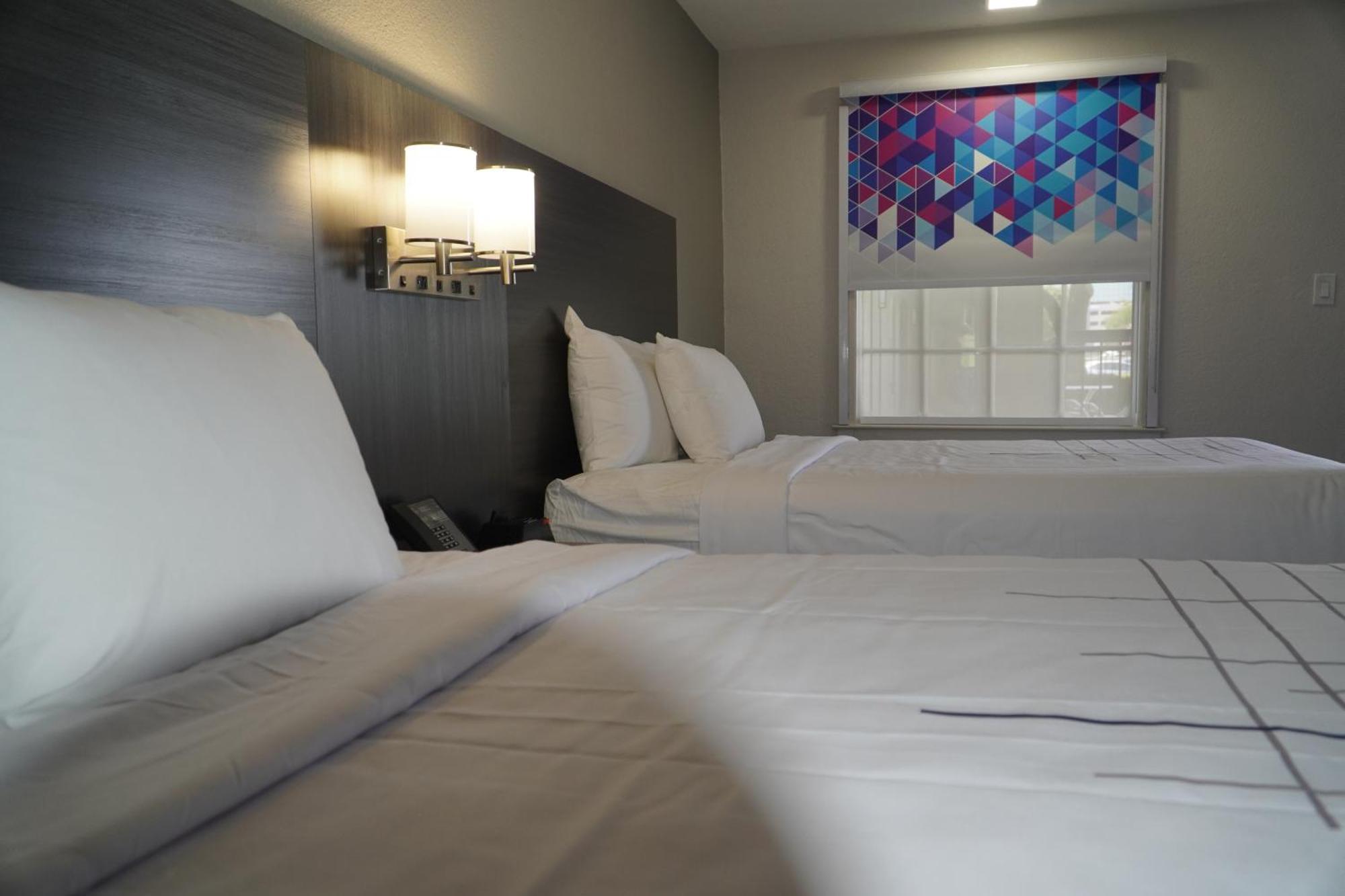 La Quinta Inn By Wyndham Dallas Uptown Esterno foto
