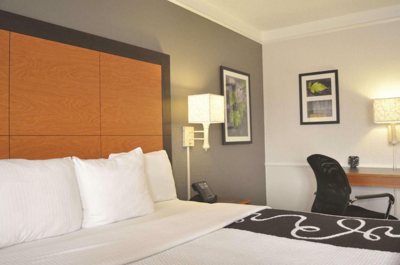 La Quinta Inn By Wyndham Dallas Uptown Esterno foto